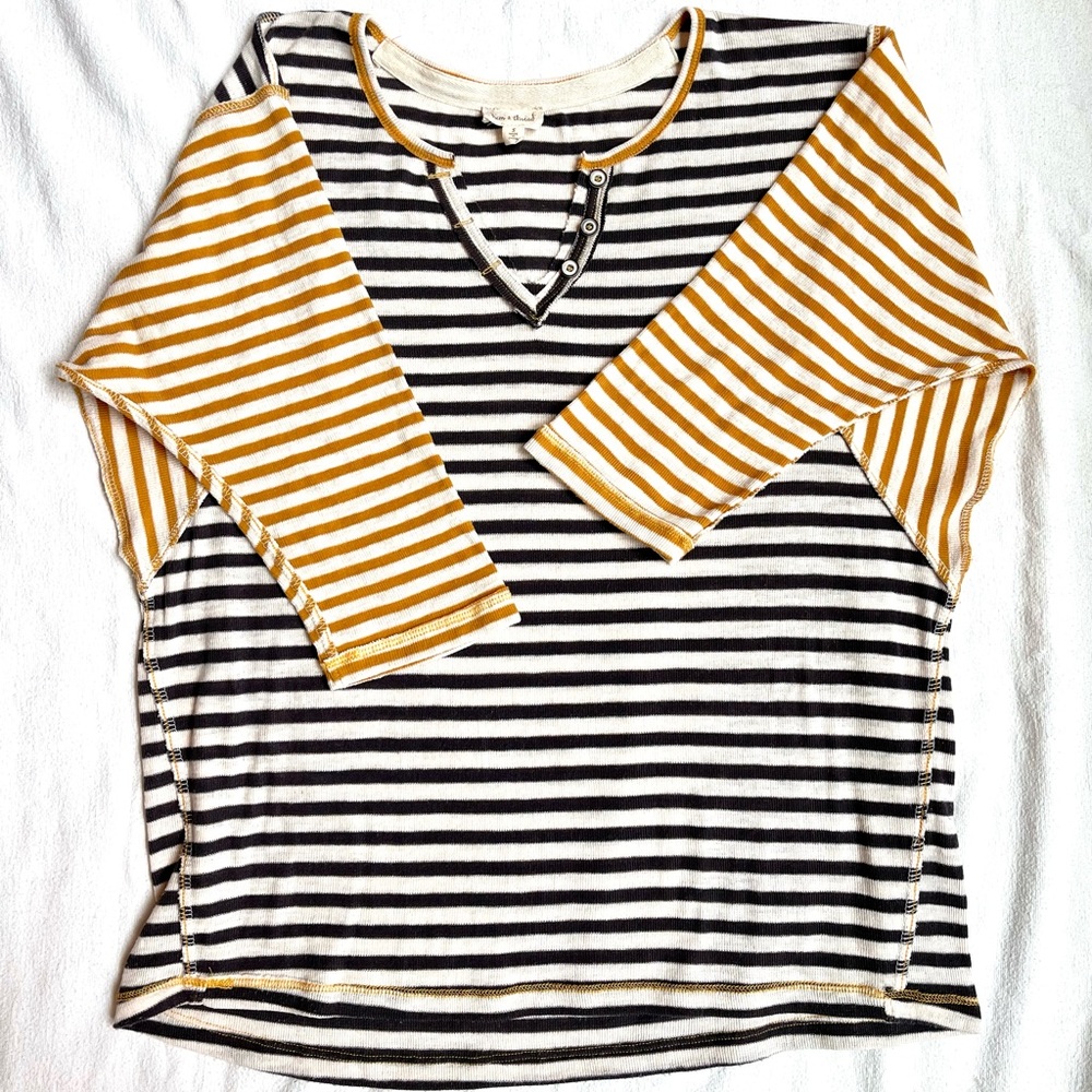 Hem & Thread Raw Edge V- Neck Small